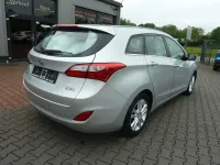 Second-hand Hyundai i30 Trend 99 CP (72 kW) 2015 Argintiu Break