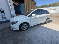 Gebraucht Mercedes B180 122 PS (89 kW) 2012 Weiß Van / Kleinbus