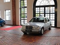 Gebraucht Mercedes E280 193 PS (141 kW) 1995 Silber Limousine