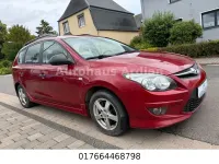 Gebraucht Hyundai i30 Classic 90 PS (66 kW) 2012 Rot Kombi