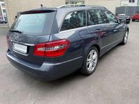 Second-hand Mercedes E200 184 CP (135 kW) 2011 Gri Berlinǎ