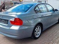 Gebraucht BMW 320 150 PS (110 kW) 2005 Grau Limousine