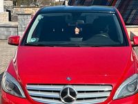 Gebraucht Mercedes B200 140 PS (102 kW) 2013 Rot Van / Kleinbus