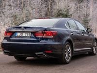 Gebraucht Lexus LS460 360 PS (264 kW) 2013 Blau Limousine