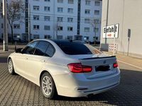 Gebraucht BMW 320 Sport Line 184 PS (135 kW) 2017 Weiß Limousine