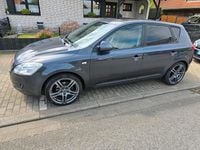 Używany Kia Ceed 126 KM (92 kW) 2009 Szary Hatchback
