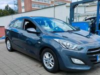 Gebraucht Hyundai i30 110 PS (80 kW) 2016 Grau Limousine