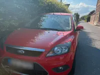 Gebraucht Ford Focus 105 PS (77 kW) 2009 Rot Kombi