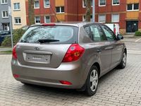 Gebraucht Kia Ceed 90 PS (66 kW) 2009 Braun Kleinwagen