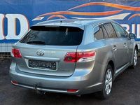 Gebraucht Toyota Avensis Executive 177 PS (130 kW) 2010 Silber Kombi