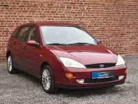 Usado Ford Focus 116 CV (85 kW) 2000 Rojo Berlina