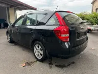 Używany Kia Ceed 90 KM (66 kW) 2009 Czarny Hatchback