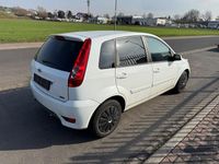 Gebraucht Ford Fiesta 80 PS (58 kW) 2008 Weiß Kleinwagen