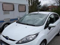 Gebraucht Ford Fiesta 95 PS (69 kW) 2011 Weiß Kleinwagen