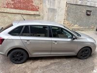 Używany Skoda Rapid Ambition 90 KM (66 kW) 2015 Złoty Hatchback