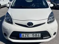 Używany Toyota Aygo 68 KM (50 kW) 2013 Biały Hatchback
