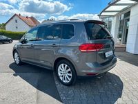 Gebraucht VW Touran Highline 150 PS (110 kW) 2016 Grau (pepper grey metallic) Van / Kleinbus