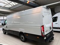 Gebraucht Iveco Daily 136 PS (100 kW) 2018 Weiß Van / Kleinbus