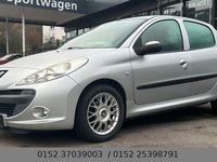 Gebraucht Peugeot 206+ Basis 60 PS (44 kW) 2011 Silber Kleinwagen
