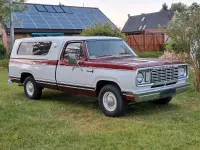 Używany Dodge D100 155 KM (114 kW) 1978 Czerwony Pickup