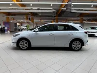 Usado Kia Ceed Edition 7 120 CV (88 kW) 2024 Blanco Utilitario
