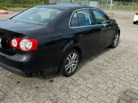 Gebraucht VW Jetta 140 PS (102 kW) 2010 Schwarz Limousine