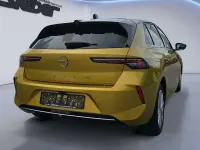 Gebraucht Opel Astra Elegance 131 PS (96 kW) 2023 Kult gelb Kleinwagen