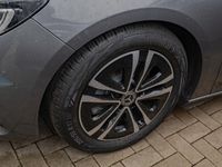 Gebraucht Mercedes B180 Progressive 136 PS (100 kW) 2024 Grau metalliclack mountaingrau Van / Kleinbus