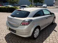 Używany Opel Astra GTC Selection 90 KM (66 kW) 2009 Złoty Coupe