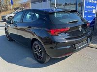 Gebraucht Opel Astra Selection 101 PS (74 kW) 2017 Black meet Kleinwagen
