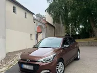 Gebraucht Hyundai i20 Style 101 PS (74 kW) 2015 Braun Kleinwagen