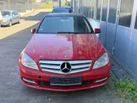 Gebraucht Mercedes C200 136 PS (100 kW) 2010 Rot Limousine