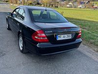 Gebraucht Mercedes E220 Classic 150 PS (110 kW) 2006 Schwarz Limousine
