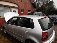 Gebraucht VW Polo 64 PS (47 kW) 2004 Silber Kleinwagen