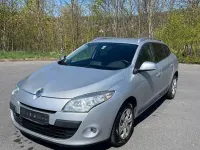 Używany Renault Mégane Dynamique 106 KM (77 kW) 2011 Srebrny Sedan/Limuzyna