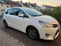 Gebraucht Toyota Verso Skyview Edition 116 PS (85 kW) 2015 Weiß Van / Kleinbus