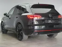 Gebraucht VW Touareg R 462 PS (339 kW) 2023 Grenadilla black SUV