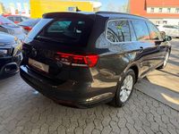 Gebraucht VW Passat 150 PS (110 kW) 2024 Grau Kombi