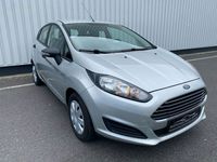 Gebraucht Ford Fiesta Ambiente 75 PS (55 kW) 2015 Silber Kleinwagen