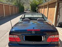 Gebraucht Mercedes CLK320 Avantgarde 218 PS (160 kW) 2000 Blau Cabrio