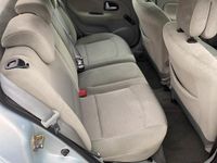 Gebraucht Renault Clio II 75 PS (55 kW) 2002 Silber Kleinwagen