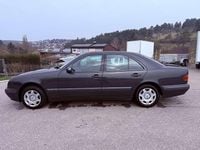 Gebraucht Mercedes E240 Classic 170 PS (125 kW) 2000 Grau Limousine