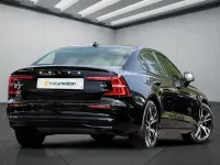Gebraucht Volvo S60 Plus 197 PS (144 kW) 2023 Schwarz Limousine