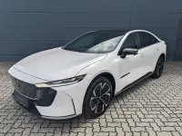 Neu Mazda 6e Takumi-Line 189 kW (258 PS) 2025 Grau Limousine