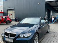 Gebraucht BMW 320 170 PS (125 kW) 2008 Blau Limousine