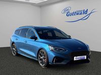 Gebraucht Ford Focus Performance Edition 190 PS (139 kW) 2022 Performanceblau metallic Kombi
