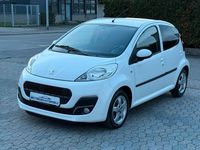 Gebraucht Peugeot 107 Active 68 PS (50 kW) 2013 Weiß Kleinwagen
