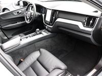 Gebraucht Volvo XC60 Plus 197 PS (144 kW) 2023 Grau SUV