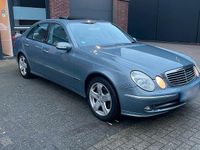 Gebraucht Mercedes E280 Avantgarde 177 PS (130 kW) 2004 Blau Limousine