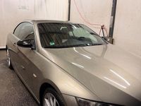 Gebraucht BMW 320 Cabriolet 177 PS (130 kW) 2008 Beige Cabrio